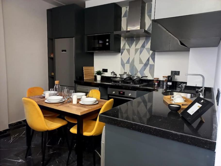 Appartement Cosy Au Coeur De Marrakech Avec Piscine Marrákes Kültér fotó